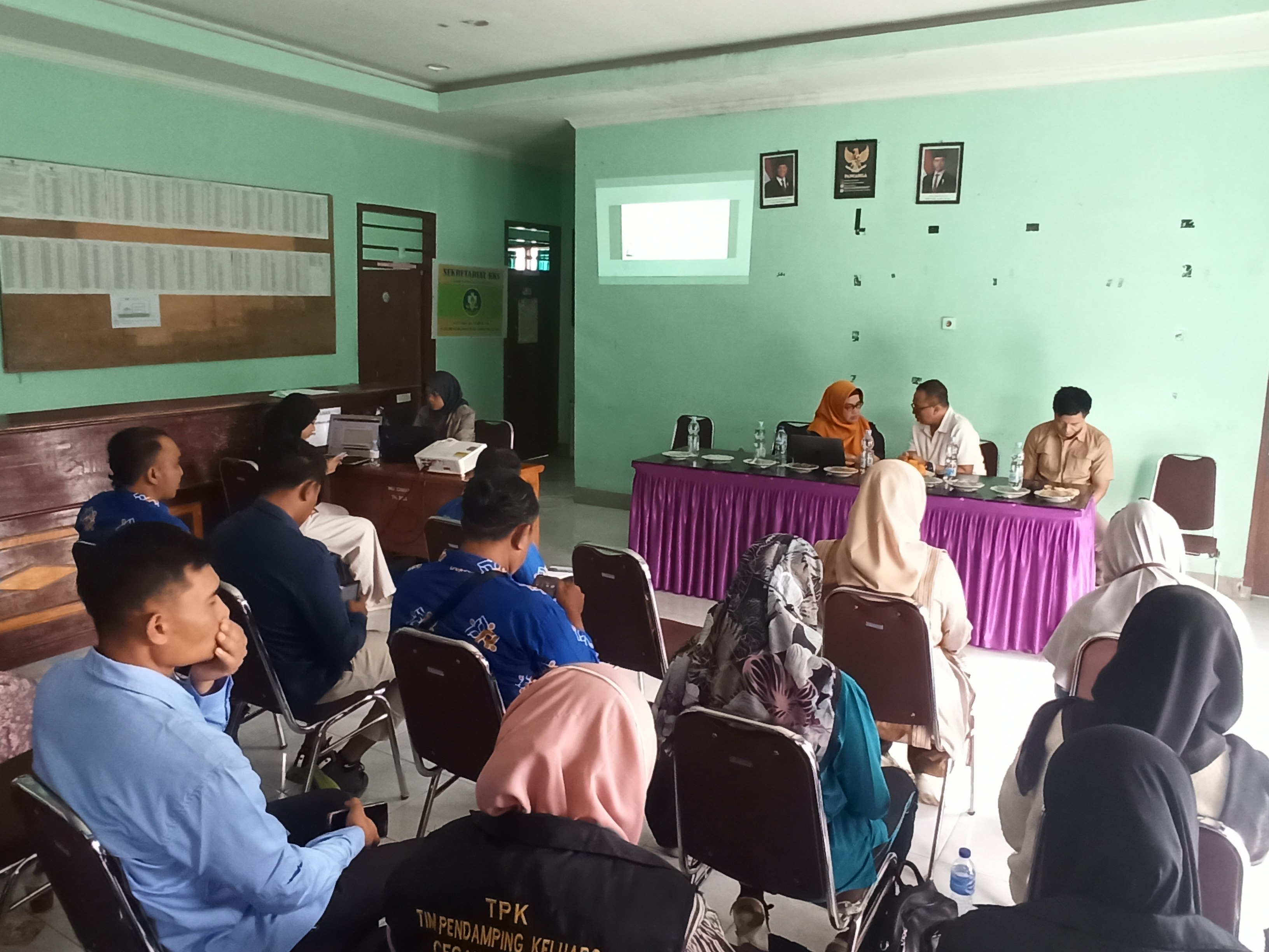 DP3AKB Lotim bersama Kemendukbangga saya menggelar Focus Group Discussion (FGD) dan telaah lapangan di Sembalun untuk mengoptimalkan peran Tim Pendamping Keluarga (TPK) dalam menyukseskan MBG B3.