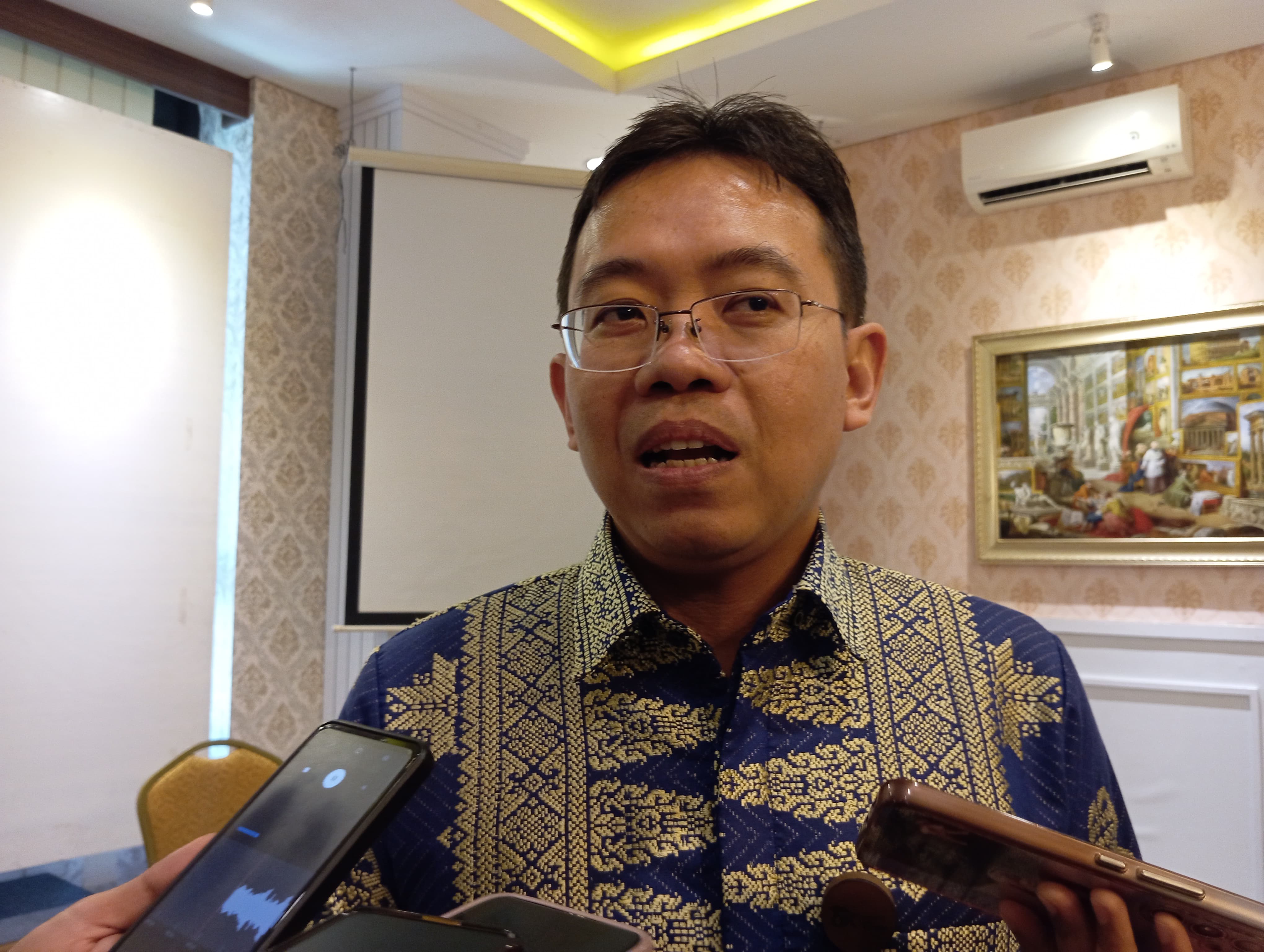 Kepala OJK NTB Rudi Sulistyo
