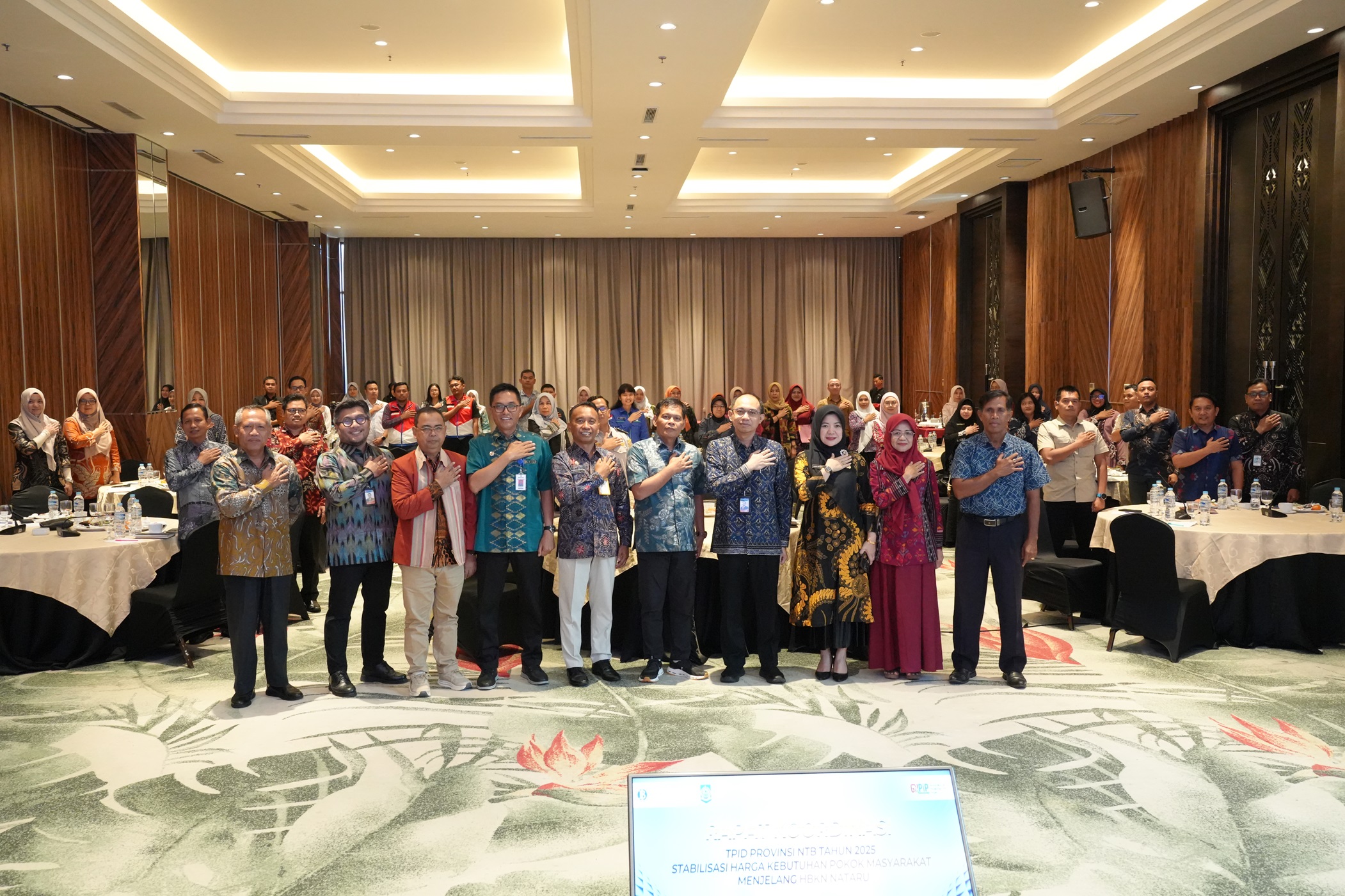 TPID NTB yang terdiri dari berbagai stakeholder terkait dalam kegiatan koordinasi pengawasan stabilisasi harga jelang Nataru, Kamis (4/12).