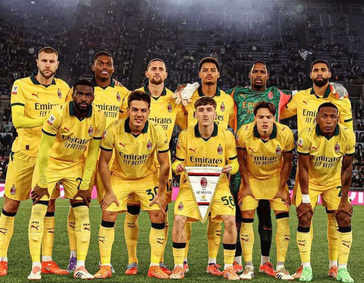 Skuad AC Milan yang dikalahkan Lazio dalam lanjutan Coppa Italia.