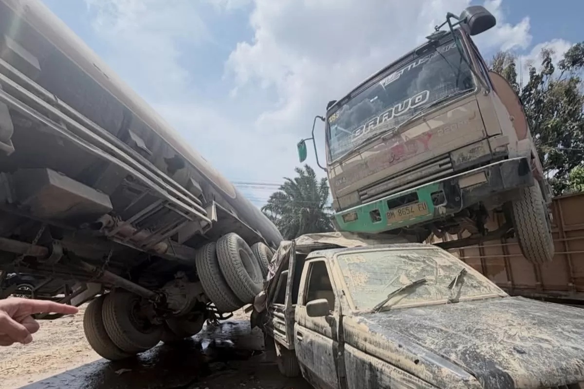 Ferry Irwandi Laporkan Kondisi Mencekam di Aceh Tamiang: Kelaparan, Kehausan, Tak Ada Listrik dan Air Bersih. (IG FERRY IRWANDI)