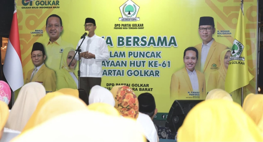 Ketua DPD I Golkar NTB Mohan Roliskana mengucapkan bela sungkawa atas musibah di Aceh-Sumatera dalam malam puncak perayaan HUT ke-61 Partai Golkar, Jumat malam (5/12).