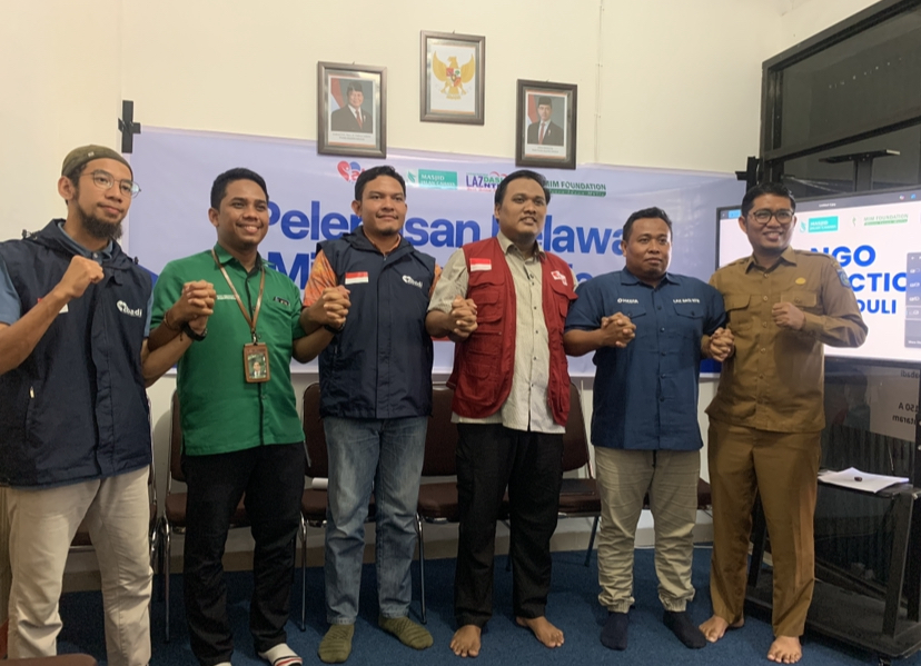 Relawan yang akan berangkat ke Sumatera