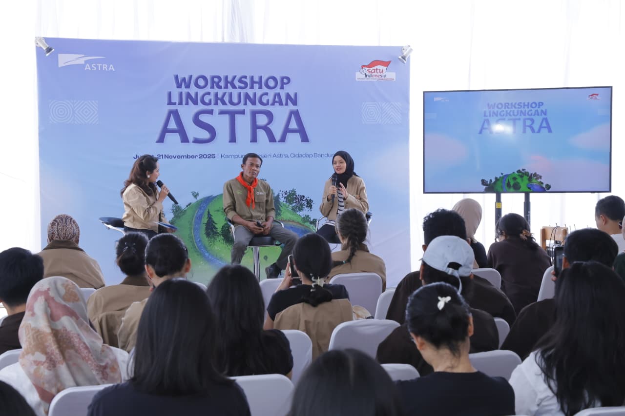 Sesi Talkshow bersama Penerima Apresiasi SATU Indonesia Awards 2021 dalam Workshop Lingkungan Astra 2025 yang diadakan di Kampung Berseri Astra Cidadap, Bandung Barat, Jawa Barat (21/11).