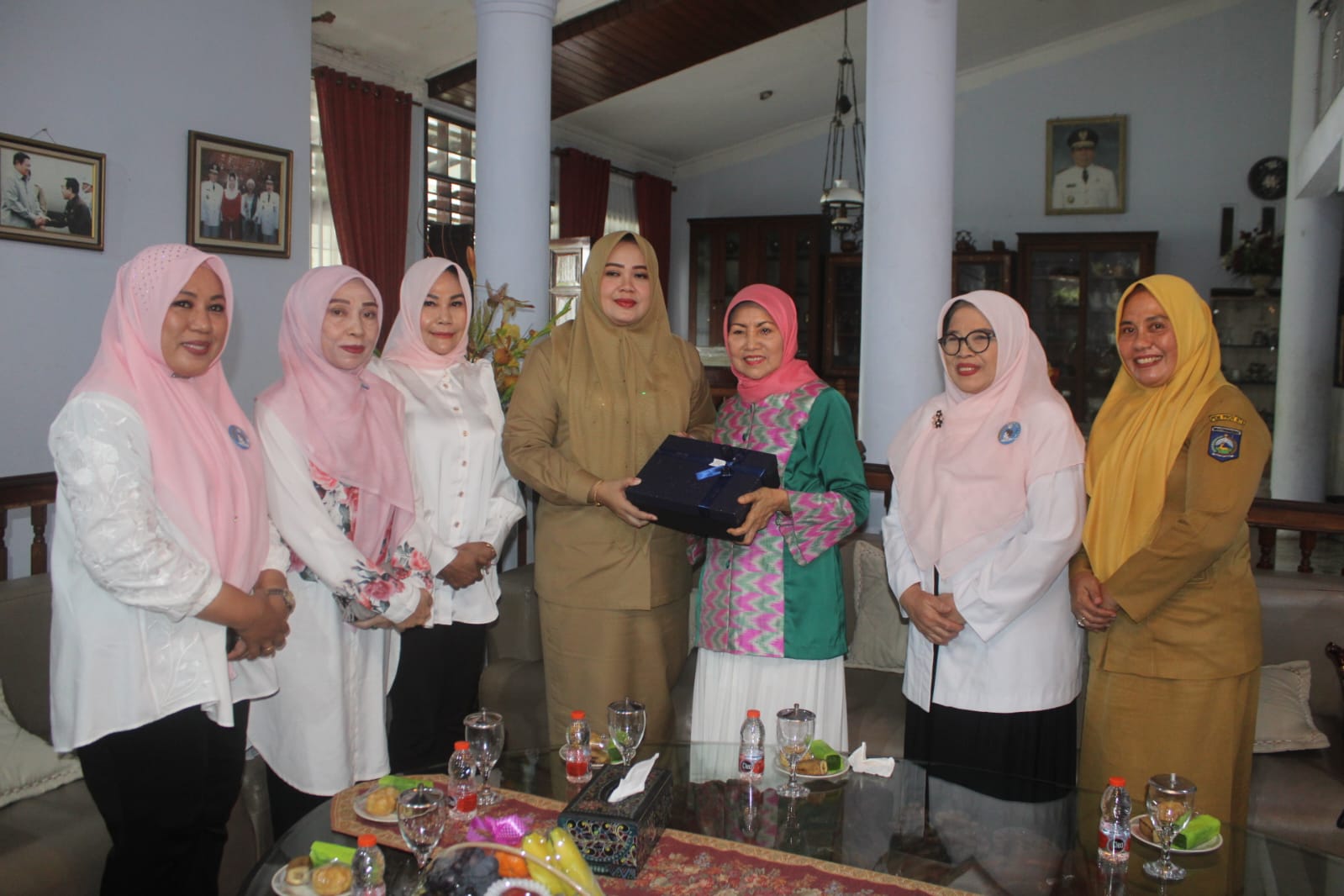 Ketua BKOW NTB Indah Dhamayanti Putri melakukan anjangsana ke sejumlah tokoh sentral NTB.