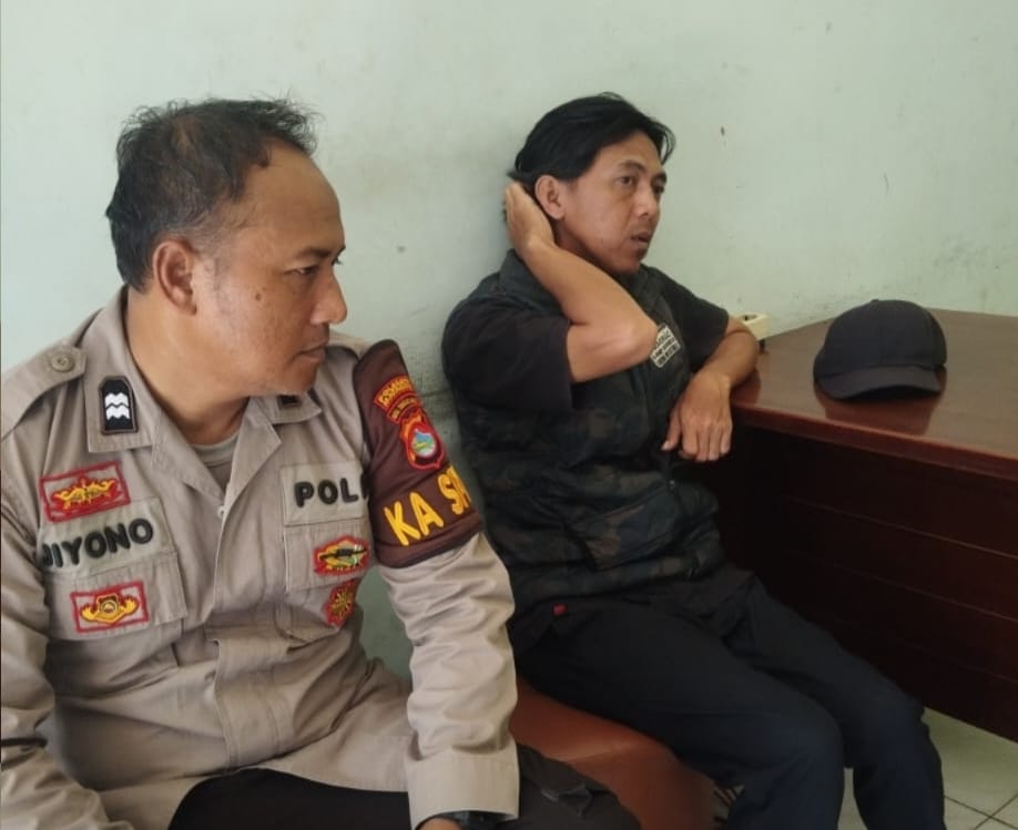 TERLANTAR: Solihin, warga asal Jawa Barat saat berada di Polsek Mataram.