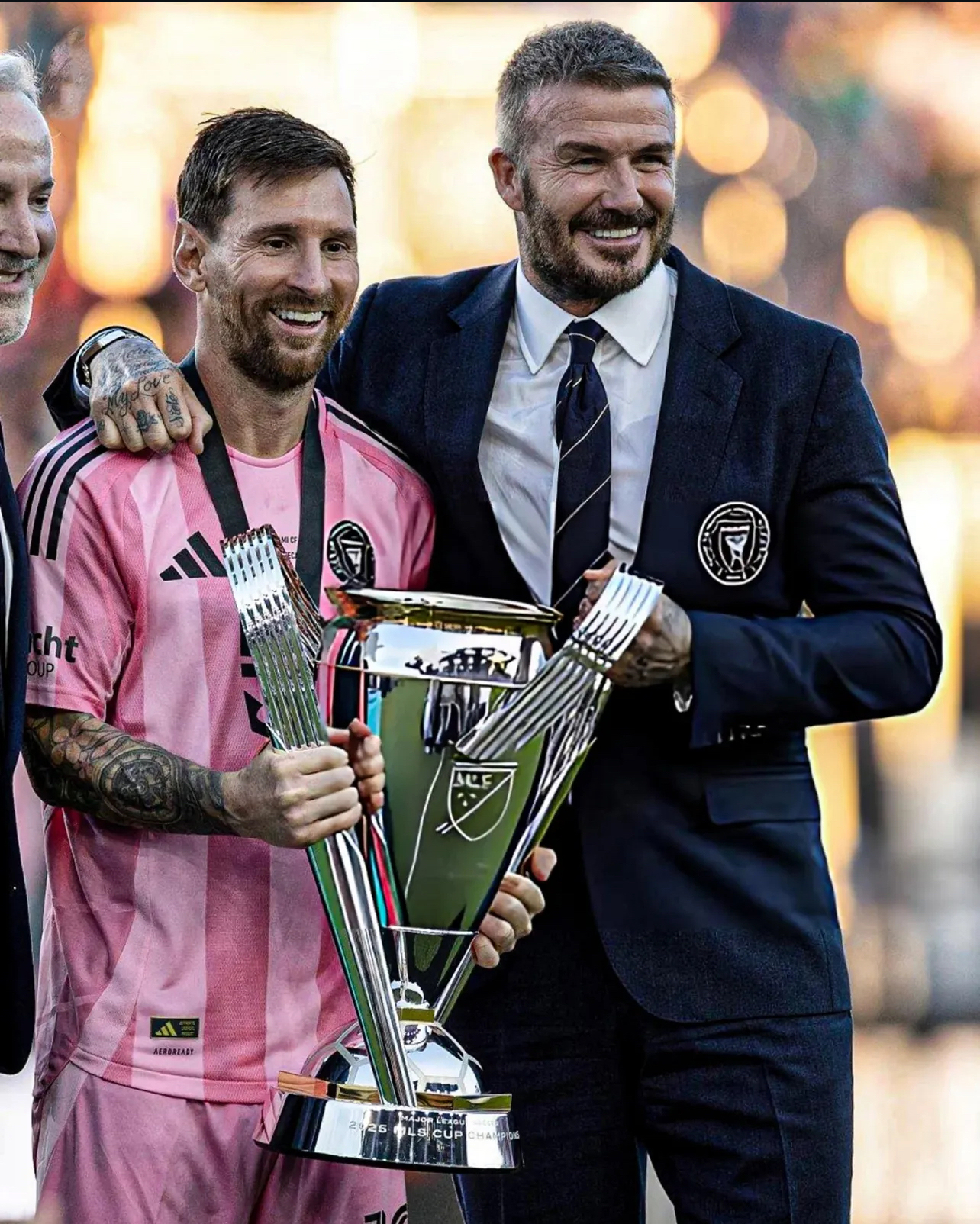 Lionel Messi resmi menamatkan MLS. Inter Miami juara, rekor dunia pecah, dan Messi raih MVP setelah musim fenomenal bersama Miami.