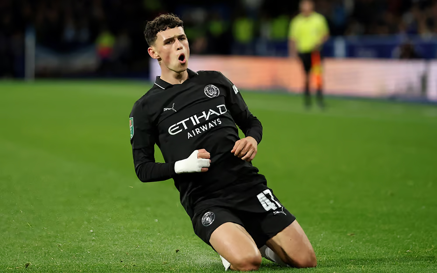 Manchester City siapkan kontrak seumur hidup untuk Phil Foden. Klub ingin amankan talenta masa depan dan komitmen jangka panjang sang gelandang
