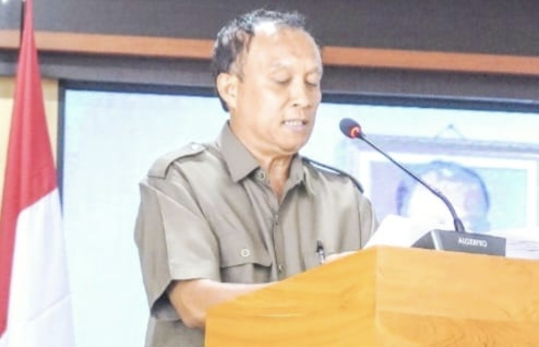 Politisi senior PDIP Made Slamet menepis tudingan politisasi terhadap 518 tenaga honorer yang terancam di-PHK