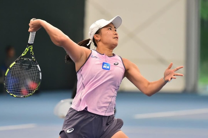Janice Tjen resmi mencetak sejarah. Petenis Indonesia itu lolos langsung ke babak utama Australian Open 2026.