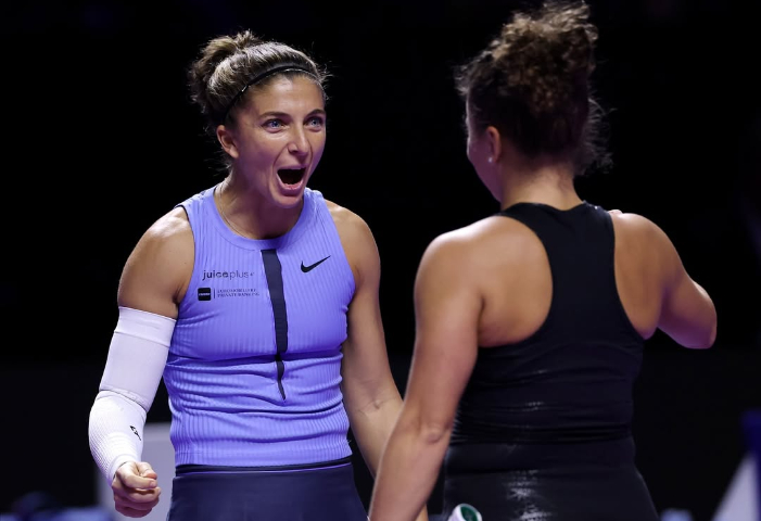 Jasmine Paolini resmi menunjuk Sara Errani sebagai staf pelatih 2026 untuk mengurus taktik. Duo Italia ini siap memperkuat persaingan di WTA musim depan.