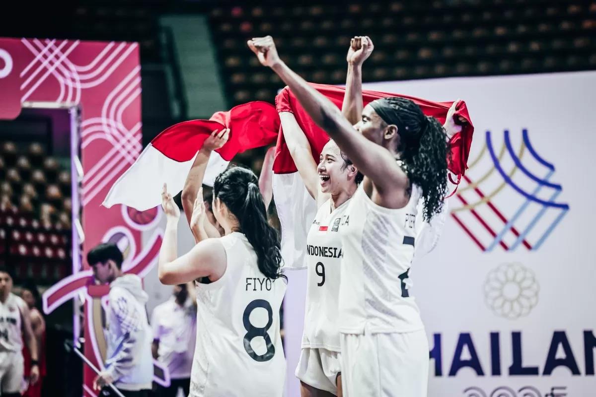 Timnas Basket 3x3 Putri Indonesia berhasil meraih medali emas dalam SEA Games 2025. (Dok. Ariya Kurniawan/perbasi)