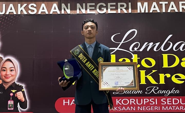 Siswa MAN 1 Mataram Diaz Fashma Sangadjie menjadi juara lomba pidato dan terpilih sebagai Duta Anti Korupsi Mataram yang diadakan Kejaksaan Negeri Mataram.