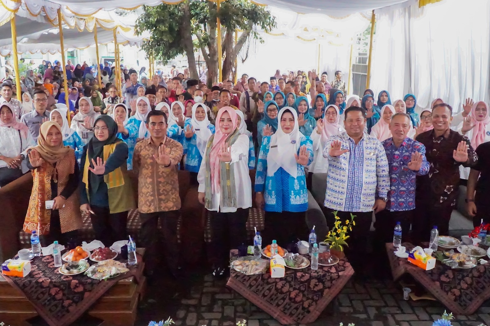 Wakil Gubernur NTB saat menghadiri bakti stunting di Lombok Timur