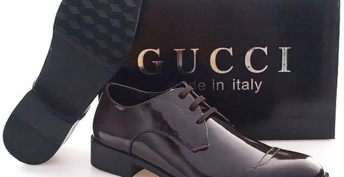 Gucci, salah satu dari 5 rekomendasi merek sepatu branded terbaik untuk upgrade penampilanmu seketika.