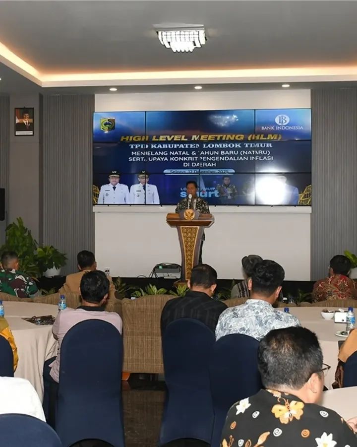 Bupati Lotim Haerul Warisin saat memberikan arahan pada acara high level meeting