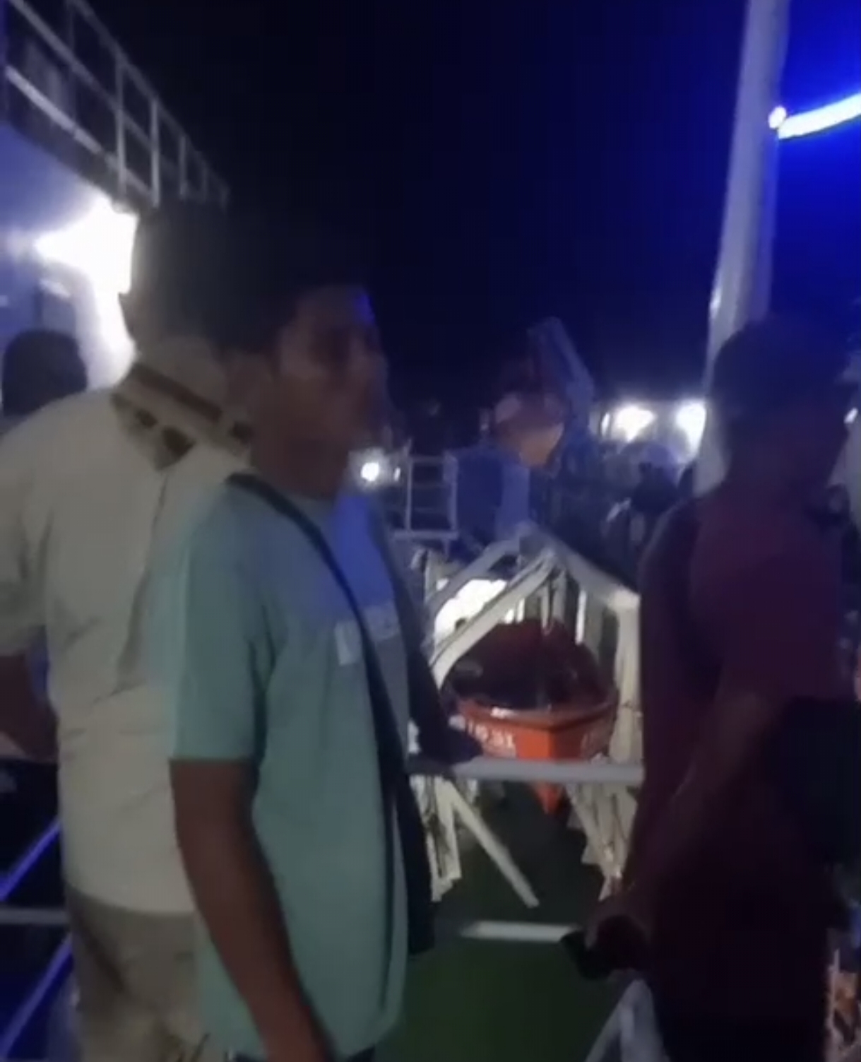 Kondisi KMP Jax mati mesin saat berlayar di Selat Alas, NTB pada Sabtu (13/12) malam.