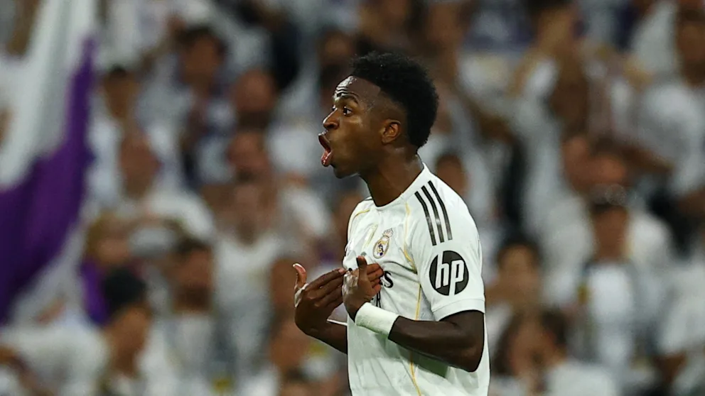 Vinicius Junior dikabarkan minta gaji setara Mbappe. Real Madrid siap melepas sang bintang jika negosiasi kontrak gagal.
