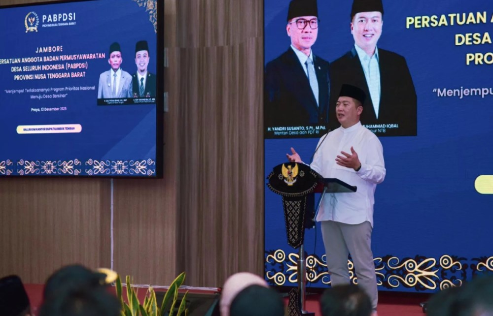 DESA BERDAYA: Gubernur NTB Lalu Muhamad Iqbal saat menghadiri Jambore PABPDSI di Auditorium Kantor Bupati Lombok Tengah, Sabtu (13/12).