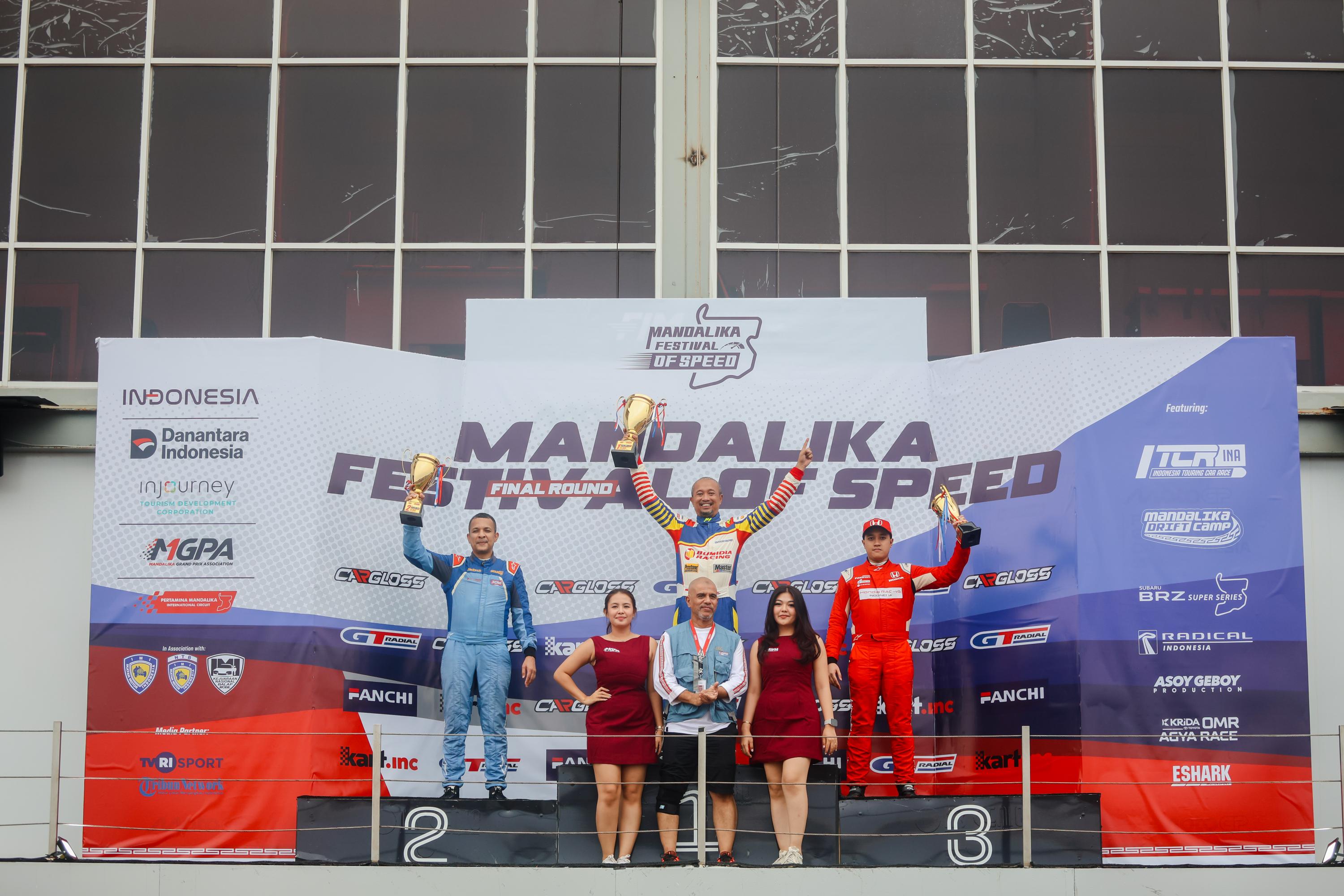 Seri Kerjunas ITCR dalam ajang MFoS 2025 Putaran Final menjadi puncak persaingan sengit antar pembalap nasional di Sirkuit Internasional Mandalika, Minggu (14/12).