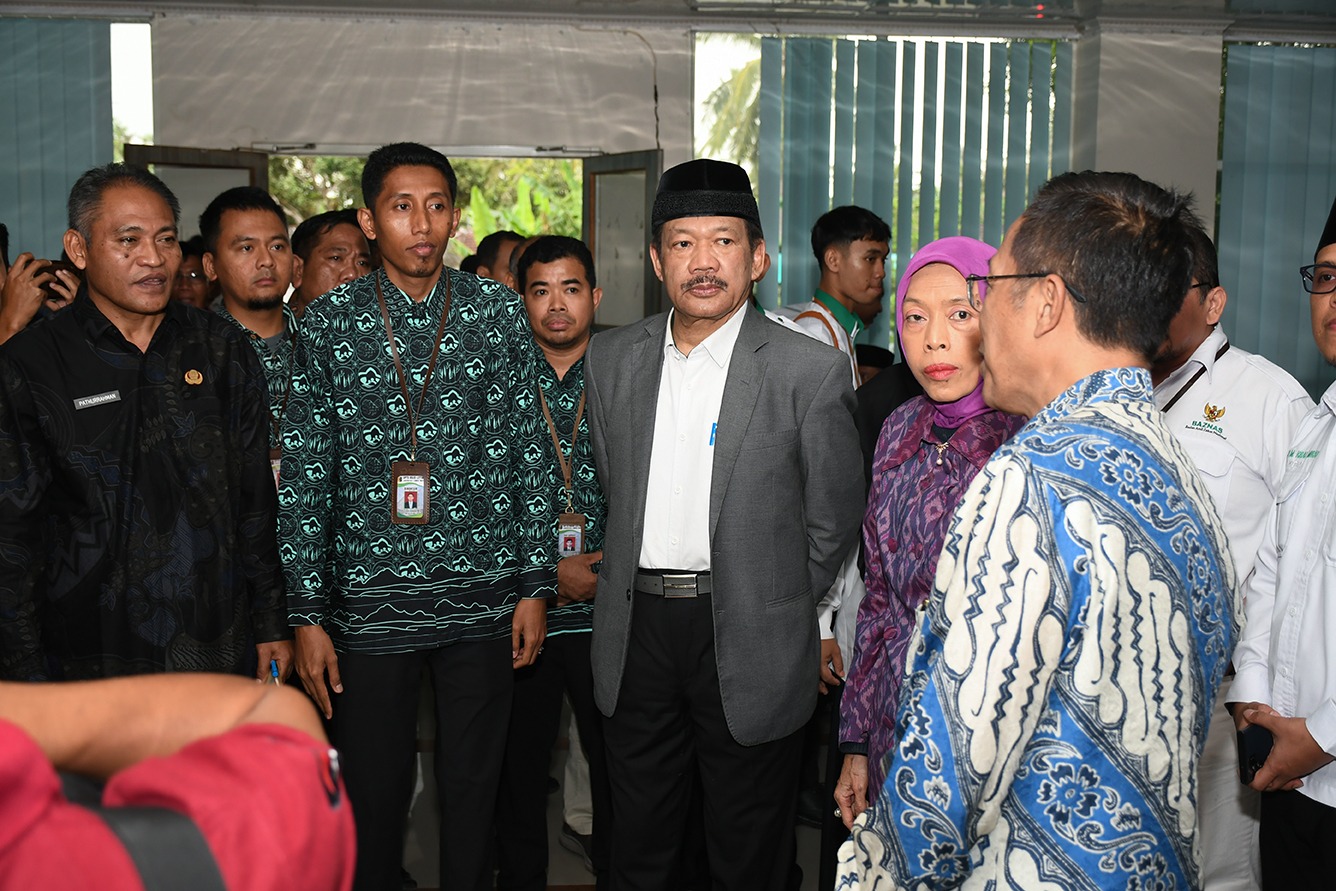 Ketua Baznas RI Prof Noor Achmad saat melihat kondisi RSUD Lotim untuk menjadi Rumah Sehat Baznas