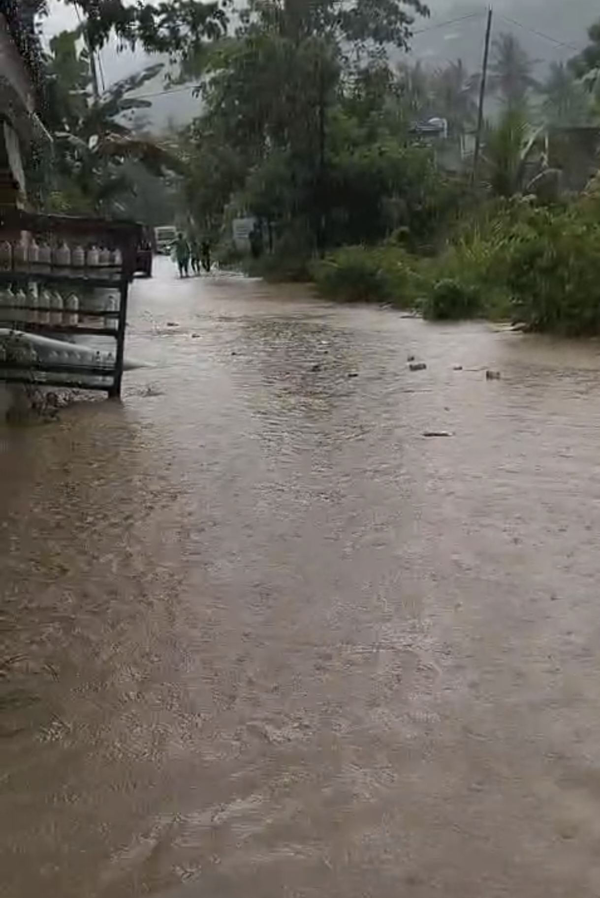 54 KK terdampak banjir di Dusun Mereneng, Desa Kuta, Pujut, Lombok Tengah, Senin (15/12).