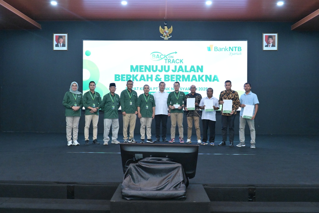 Bank NTB Syariah Akselerasi Inklusi Keuangan Syariah, Empat Akad Murabahah Pembiayaan Koperasi Merah Putih Ditandatangani dalam Pembukaan Raker