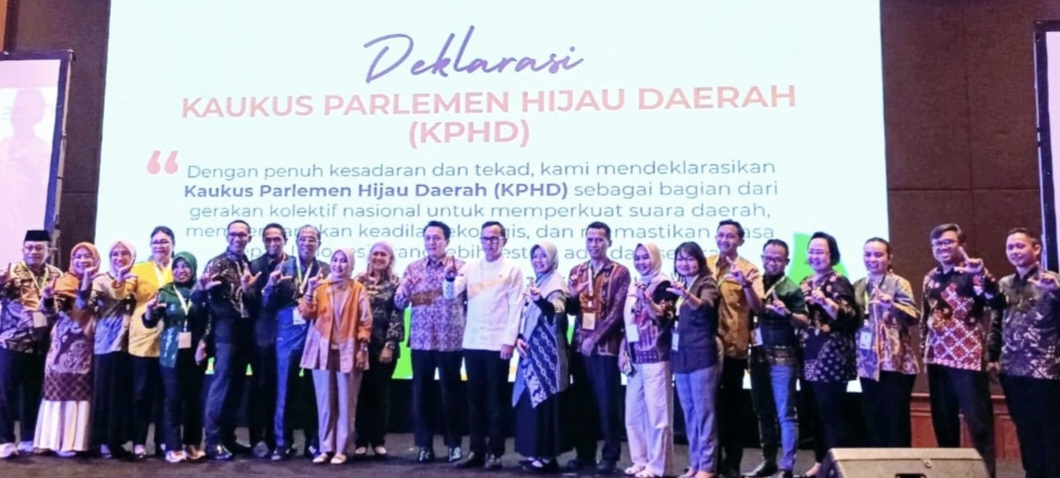 Sejumlah anggota dewan termasuk DPRD NTB mendeklarasikan Kaukus Parlemen Hijau Daerah (KPHD) di Jakarta pada Agustus lalu.