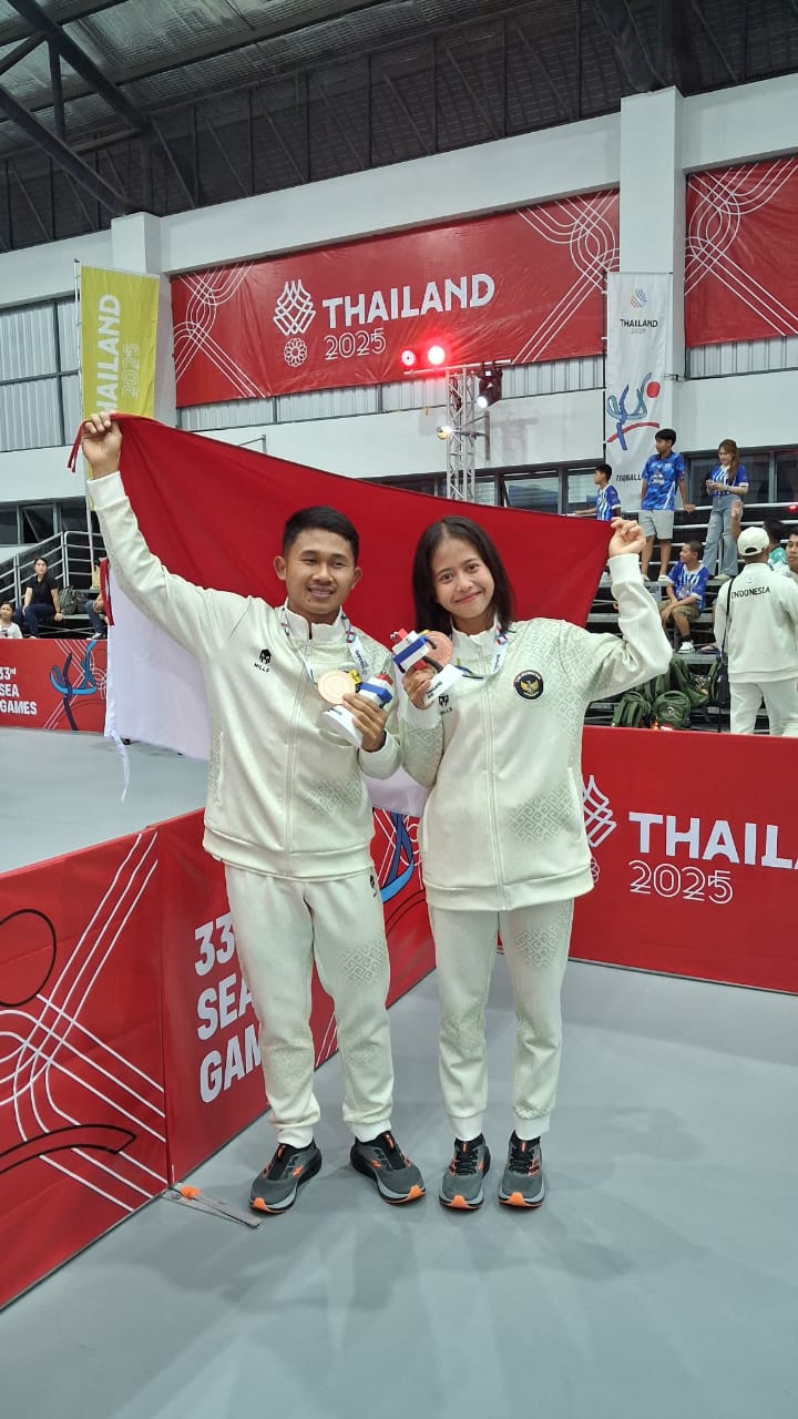 Pasangan Muhammad Azwar dan Sumaya berhasil menyumbangkan medali perunggu dari cabor teqball di SEA Games 2025 Thailand.