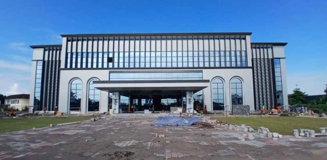 Tampak depan Gedung Kantor Wali Kota Baru di kawasan Jempong, Kota Mataram.