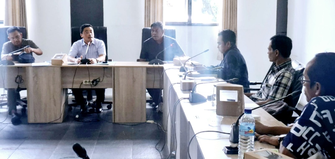 Calon komisioner KI NTB yang tidak lolos dalam 15 besar mengadu ke Komisi I DPRD NTB. Mereka meminta dewan membatalkan hasil seleksi pansel.