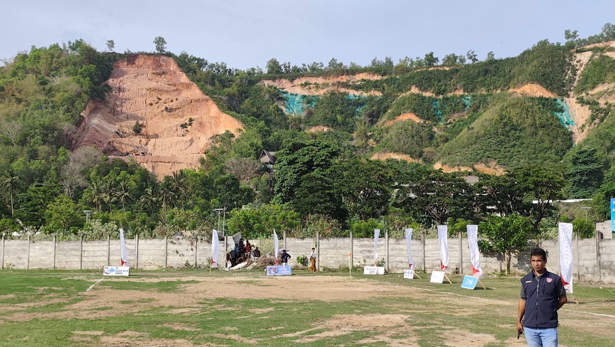 JAGA ALAM BERSAMA: Inilah penampakan sebagian perbukitan di sekitar KEK Mandalika yang beralih fungsi menjadi hotel dan villa di Lombok Tengah, beberapa waktu lalu.
