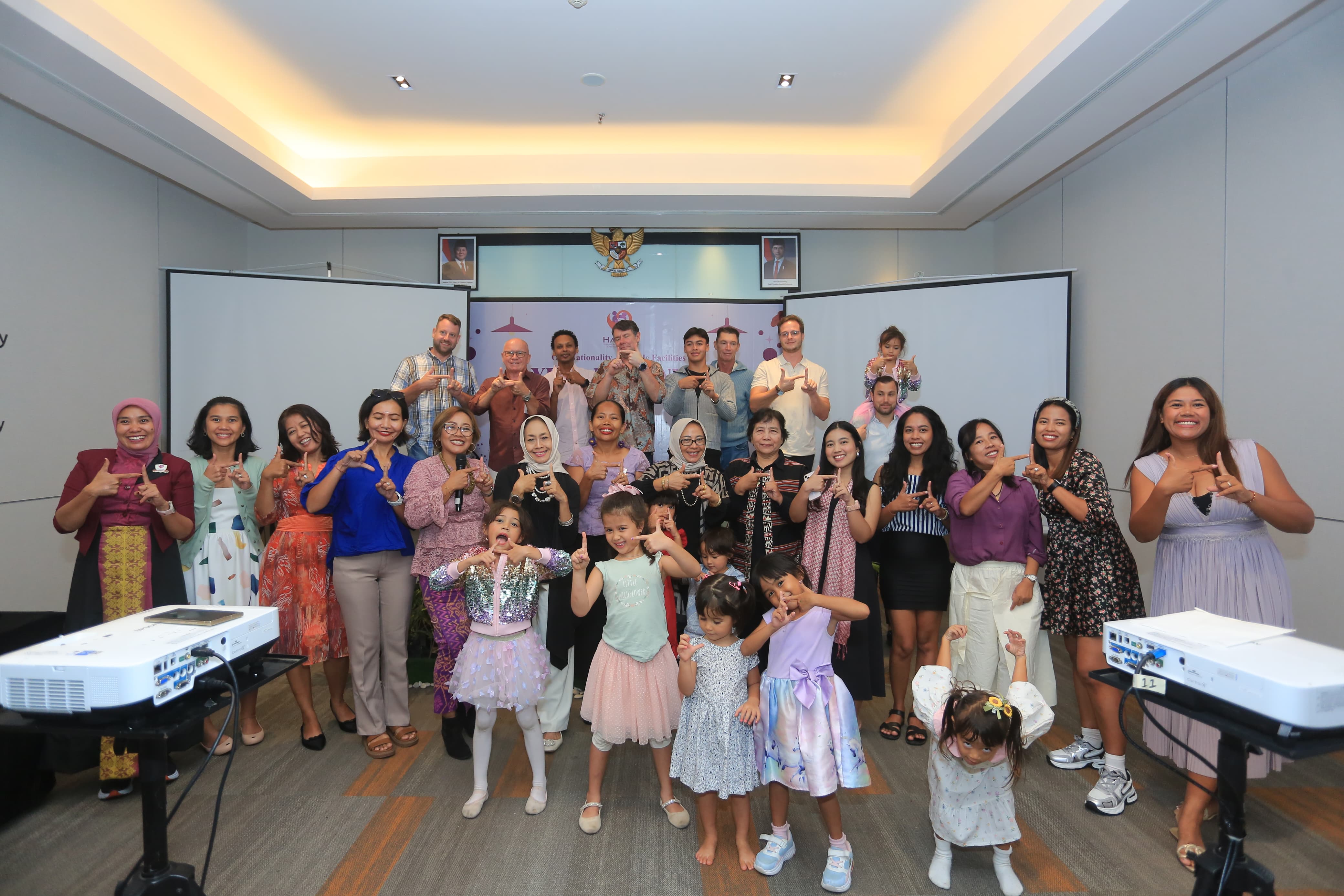 Para pengurus dan anggota HAKAN NTB foto bersama