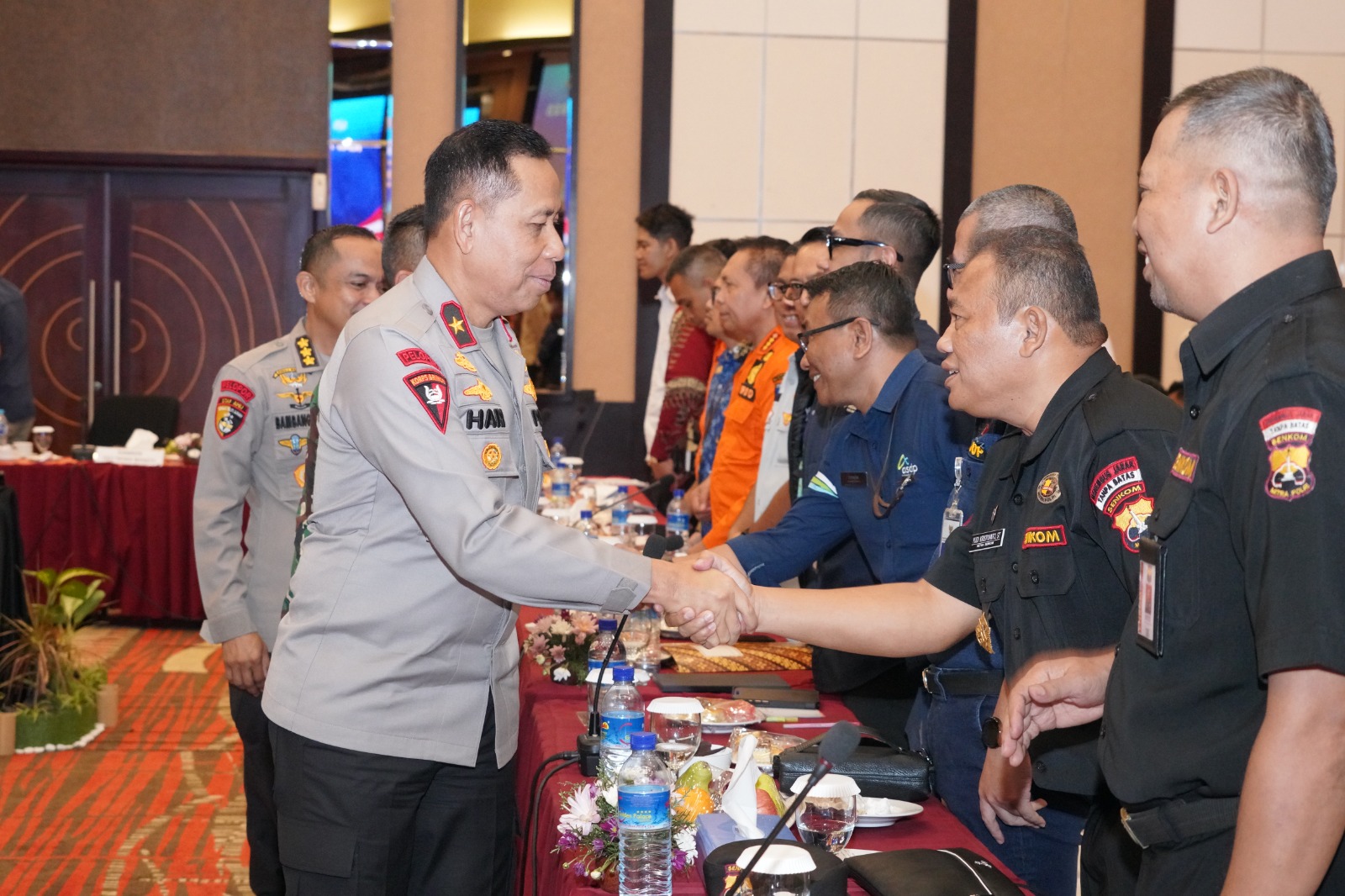 Wakapolda NTB Brigjen Pol Hari Nugroho mengalami peserta rakor lintas sektor Operasi Lilin Nataru 2025, Rabu (17/12).