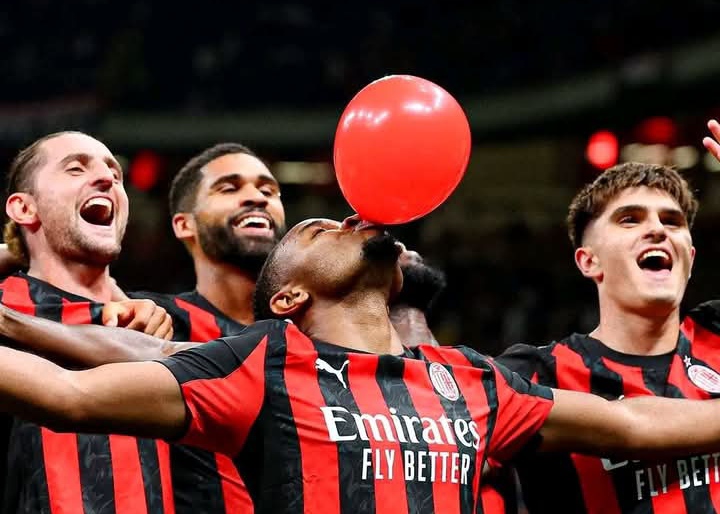 Satu-satunya aksi tiup balon striker AC Milan Christopher Nkunku saat mencetak gol di Coppa Italia.