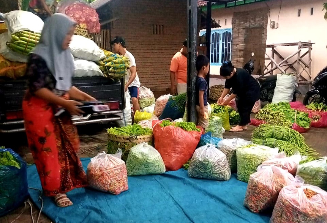 BERDAYAKAN MASYARAKAT: Produk UMKM lokal diserap oleh dapur MBG Yayasan Agniya Desa Montong Are, Kecamamatan Kediri, Lombok Barat.