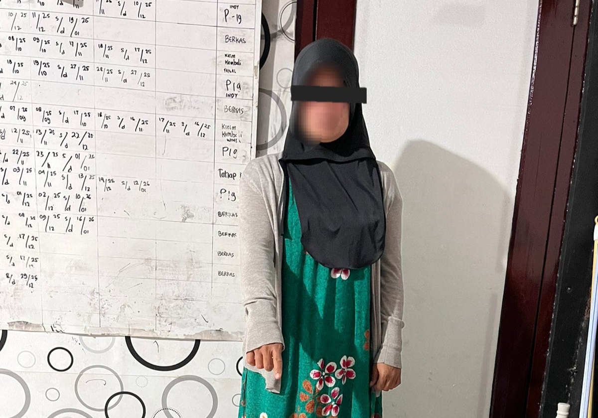 Aktivitas N yang diam-diam menjadi pengedar sabu akhir terungkap. Dia kini telah diamankan bersama barang bukti di Polres Dompu, Rabu (17/12).