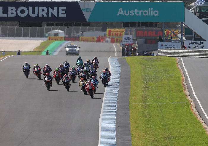 Jadwal baru WorldSBK 2026 resmi ditetapkan. WorldSBK akan menjadi balapan penutup Sabtu dan Minggu setelah disetujui Komisi SBK.