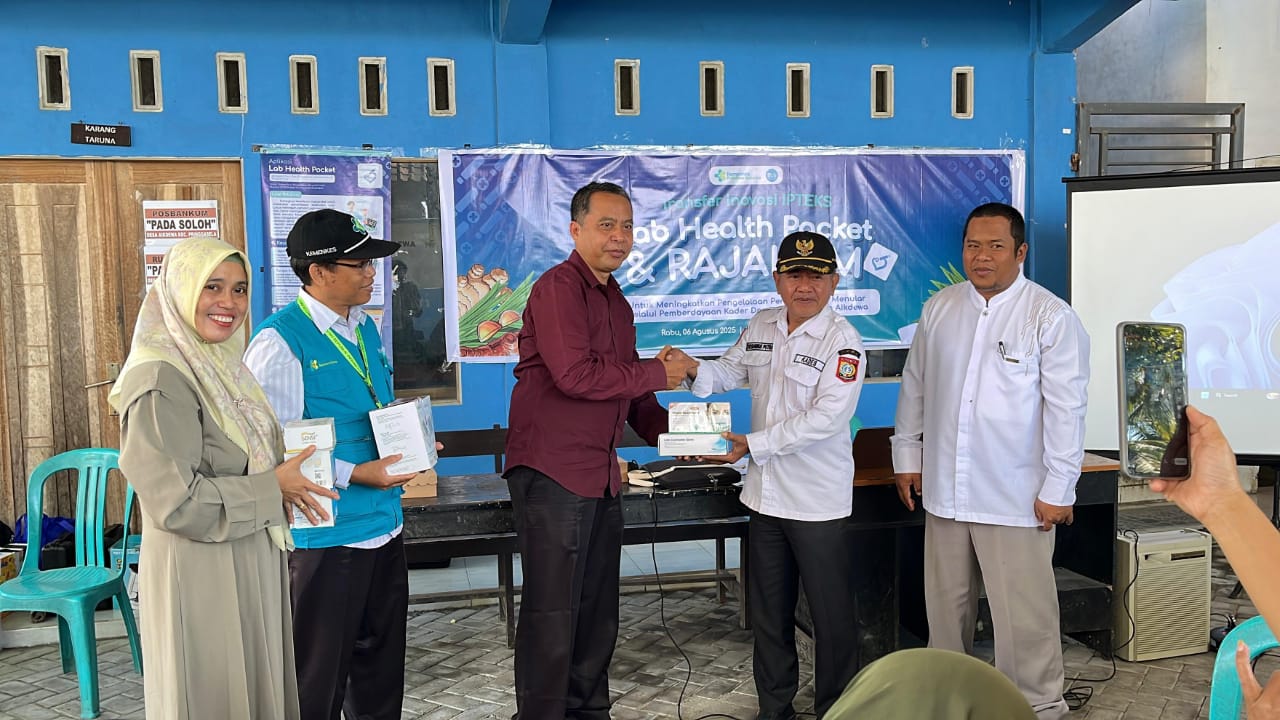Poltekkes Kemenkes Mataram menyerahkan