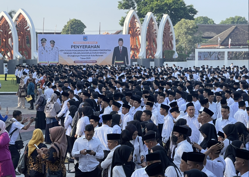 Dari 3.067 PPPK paro waktu yang diangkat Pemkot Mataram, empat orang harus langsung diberhentikan karena batas usia pensiun.