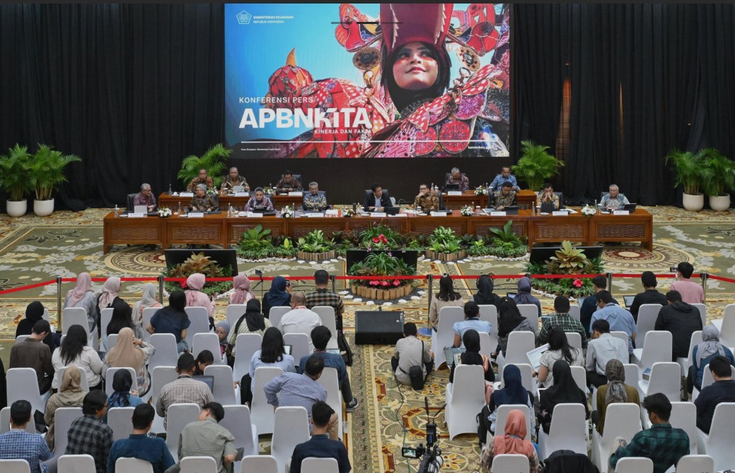 Konferensi Pers APBN Kita di Jakarta pada Kamis (18/12).