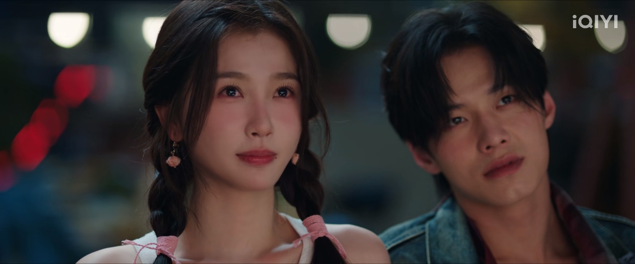 Tangkapan layar Esther Yu dan He Yu dalam drama Speed and Love