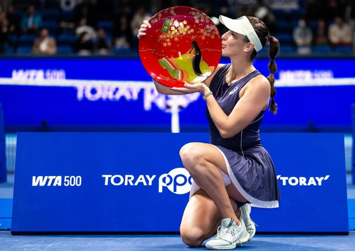 Comeback Belinda Bencic usai melahirkan berujung epik: juara, semifinal Wimbledon, dan finis peringkat 11 dunia WTA 2025.