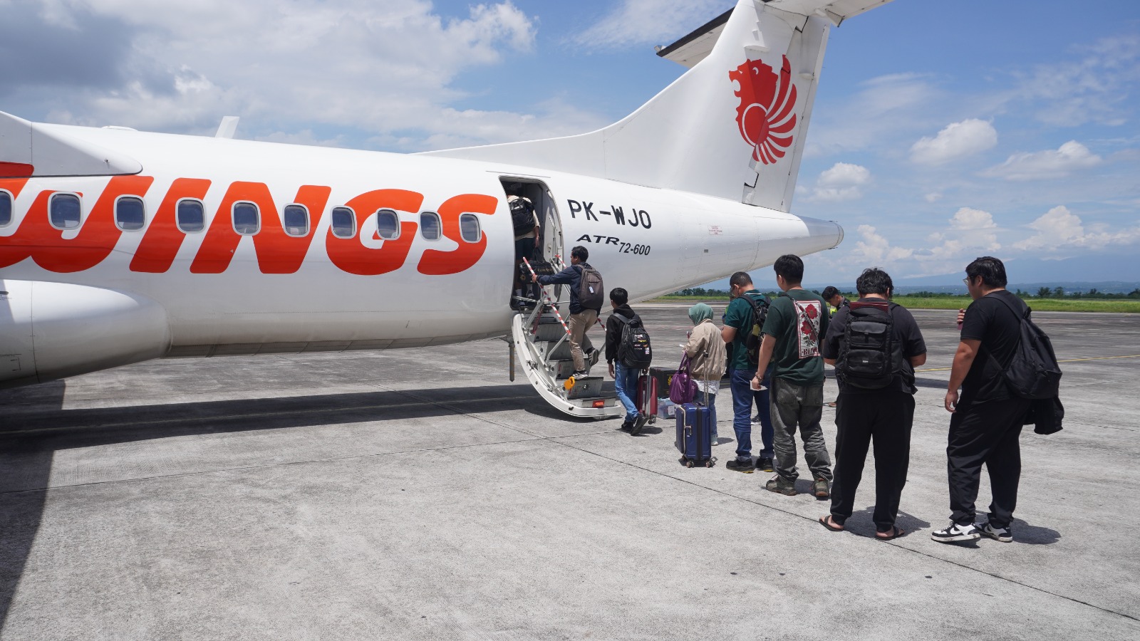 Penerbangan perdana rute baru Lombok-Banyuwangi oleh maskapai Wings Air