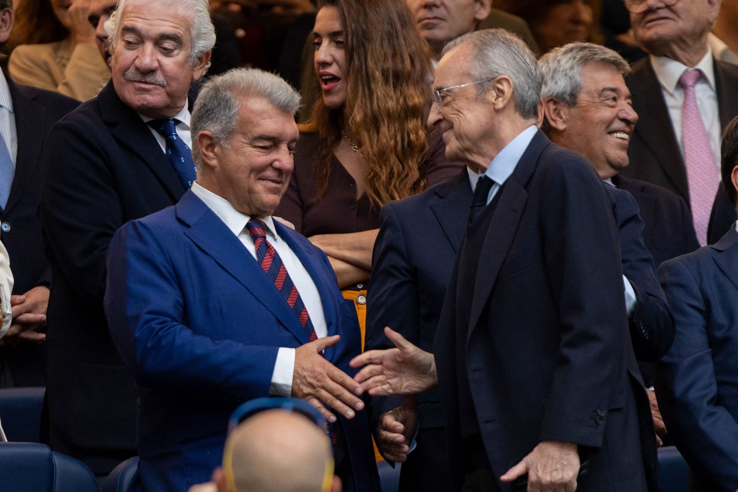 Laporta menyentil Florentino Perez dengan istilah Barcelonitis kronis, menyebut Real Madrid terlalu terobsesi pada Barcelona.