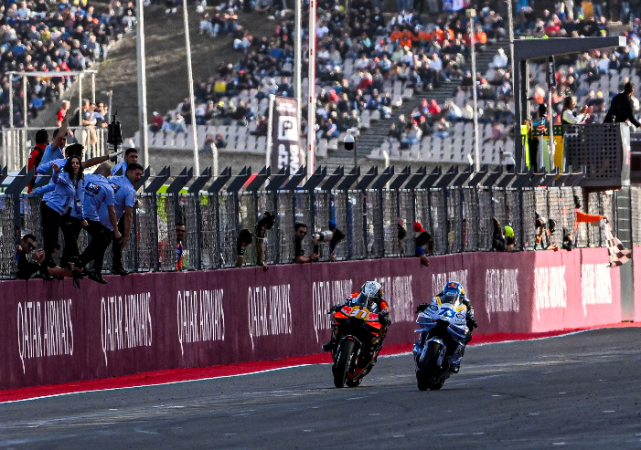 MotoGP 2025 menghadirkan lima finis terketat musim ini, duel hingga garis finis dengan selisih cuma 0,120 detik.