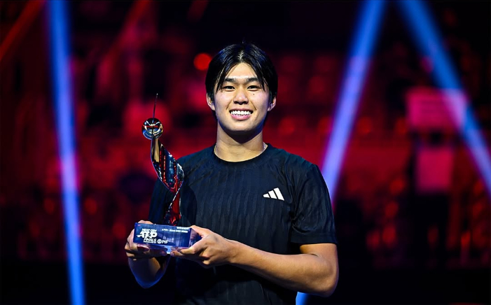 Learner Tien juara Next Gen ATP Finals 2025 di Jeddah usai mengalahkan Alexander Blockx, menegaskan status bintang muda tenis dunia.
