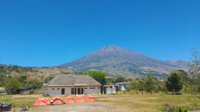 Pendakian Gunung Rinjani ditutup total 1 Januari&ndash;31 Maret 2026. Enam jalur resmi ditutup demi mitigasi bencana dan pemulihan ekosistem.