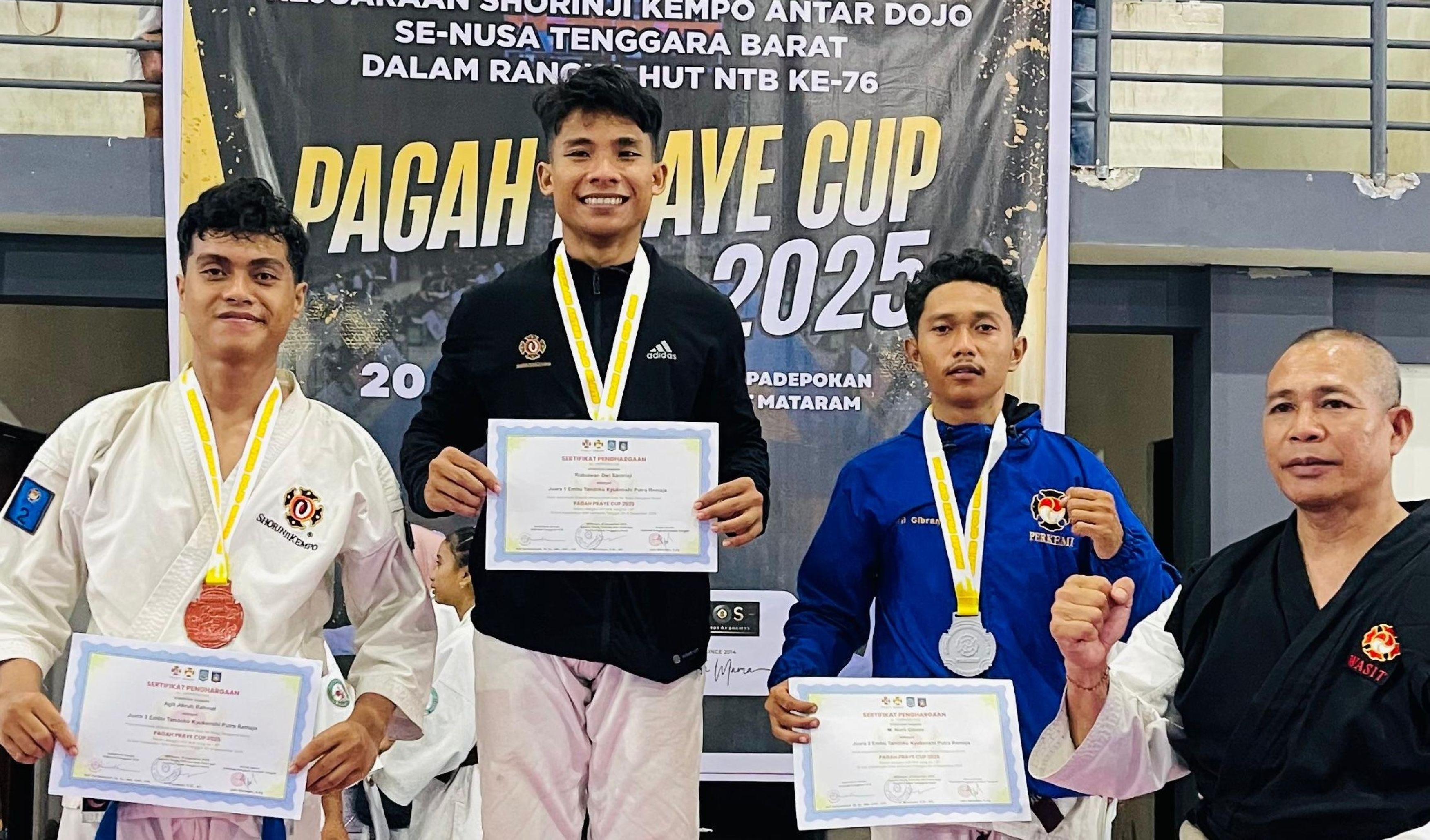 Bripda Rizkiawan, personel Polres Lombok Tengah ini menjadi juara kempo dalam ajang Kejuaraan Antar Dojo Shorinji Kempo Open Se-NTB 2025 di GOR Padepokan Silat Kota Mataram.