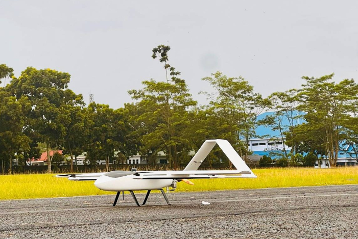 Empat drone buatan BRIN sukses uji terbang di Bogor. Performa stabil, sistem andal, dorong kemandirian teknologi penerbangan nasional.